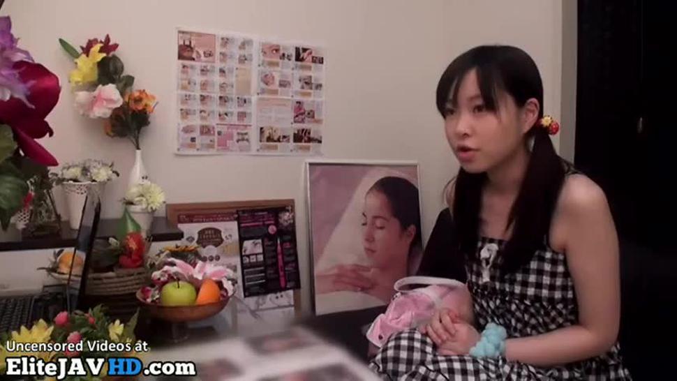 Japanese masseur cant resist to cute 18yo girl
