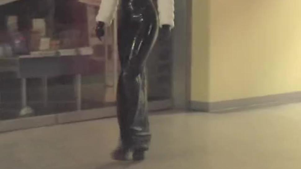 Lady Pantera - latex, leather, corset & high heels - 615