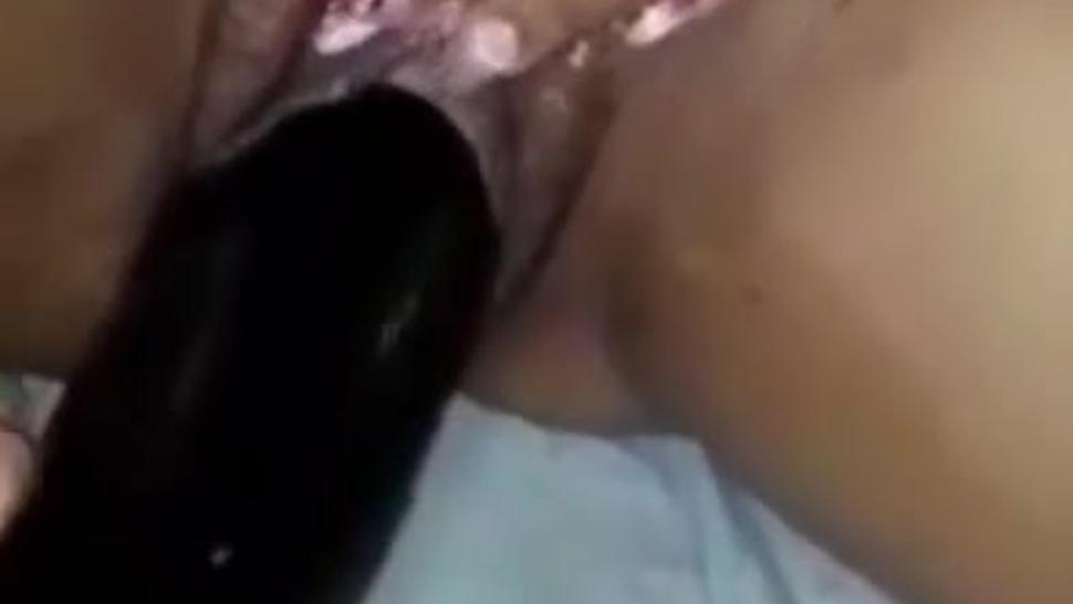 Trini indian girl masturbates with baigan