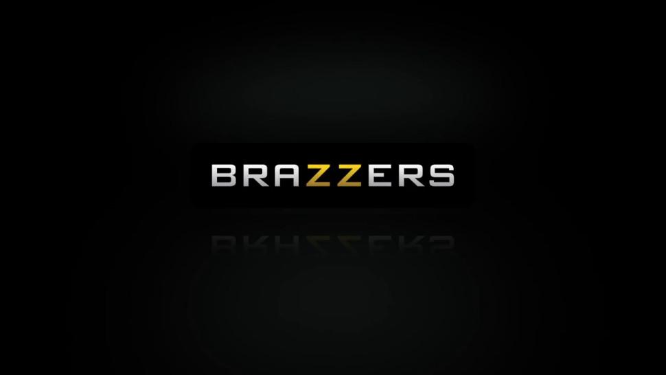 DIRTY MASSEUR - Brazzers - Kayla Kayden - Brazzers Exxtra