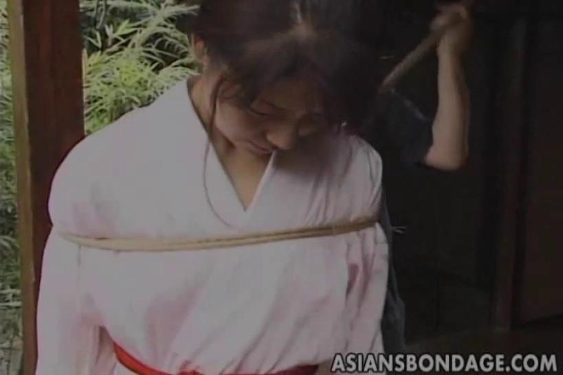 Japanese babe tied with her kimono Shibari