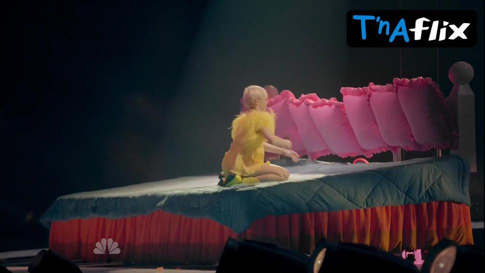 Miley Cyrus Sexy Scene  in Miley Cyrus: Bangerz Tour