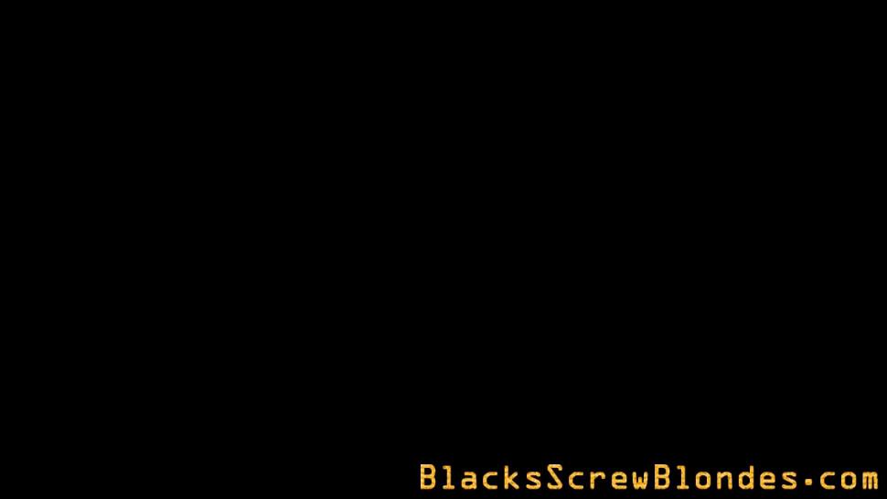 BLACKS SCREW BLONDES - Mature fucks black group