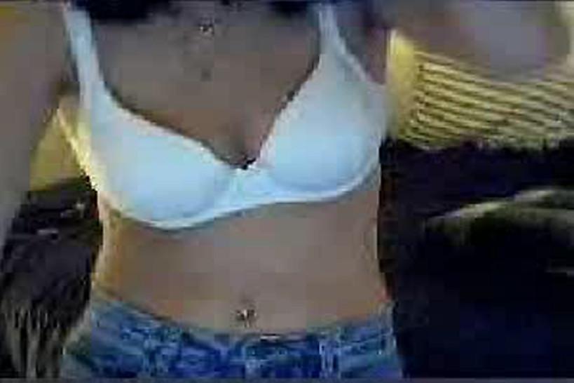 Webcam - teen girl stripping