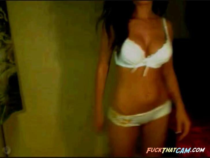 Gorgeous girl teen show  nice tits webcam hot