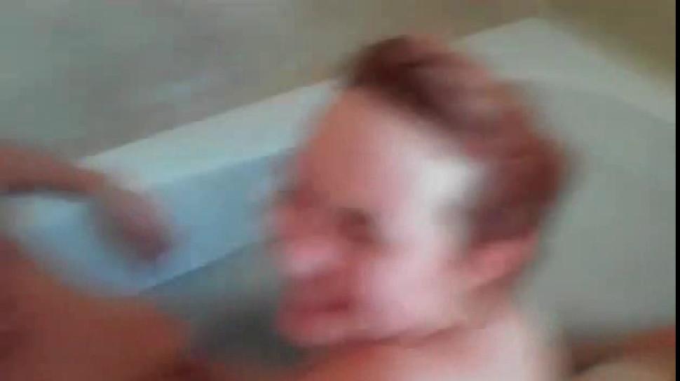 Orgasm craving teen girls fucking in bathtub in lesbo 4some