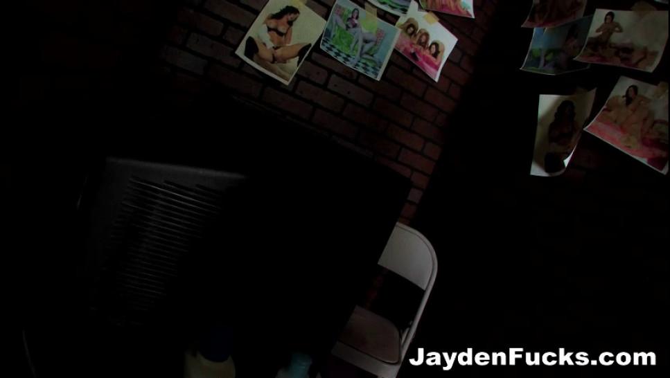 JAYDEN JAYMES XXX - Jayden Jaymes Solo Jerk Off Booth