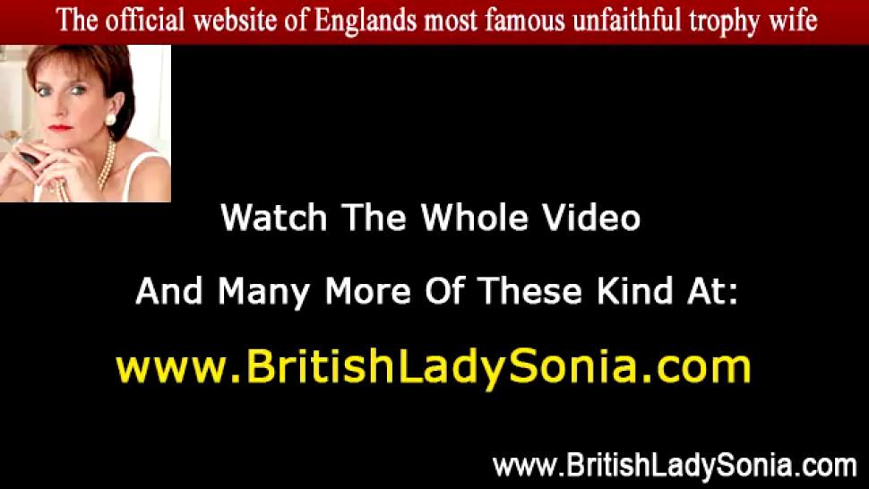 British Lady Sonia toys pussy