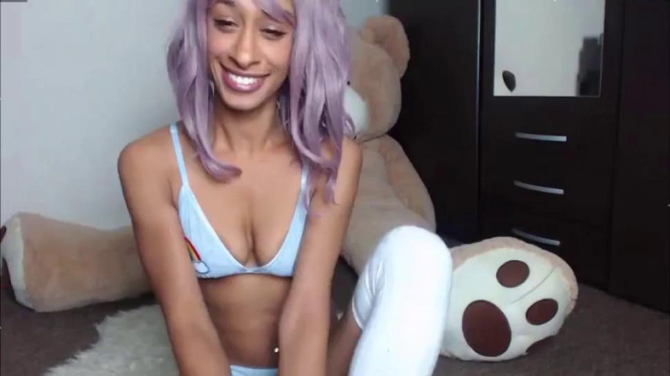 Sexy petite ebony girl fucks herself in the ass on cam
