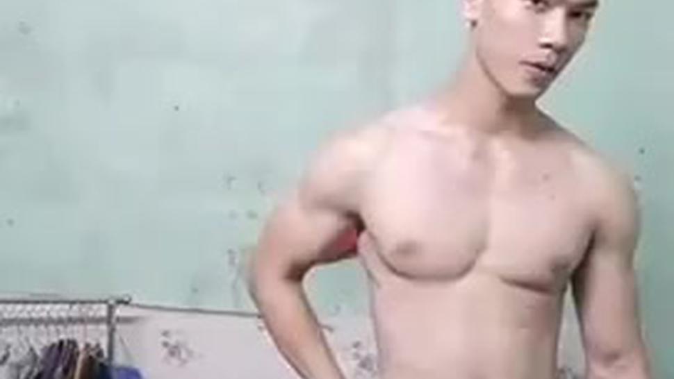 Asian Handsome Muscle Jerking His Dick Off / Video 65 / Asian Hot Guys