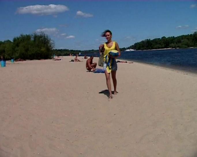 NUDIST VIDEO - Hot teen just visit real nude beach