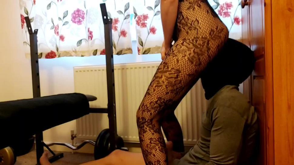 Facesitting,ass worship and facegrinding in sexy pantyhose for smothered slaves cumshot!!