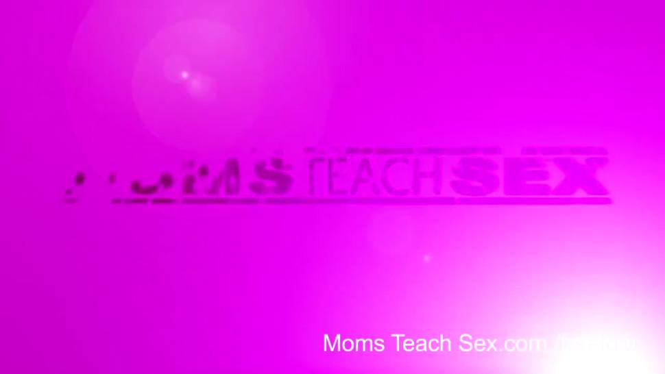 Moms Teach Sex - Mother Licks Jizz From Stepdaughters Twat