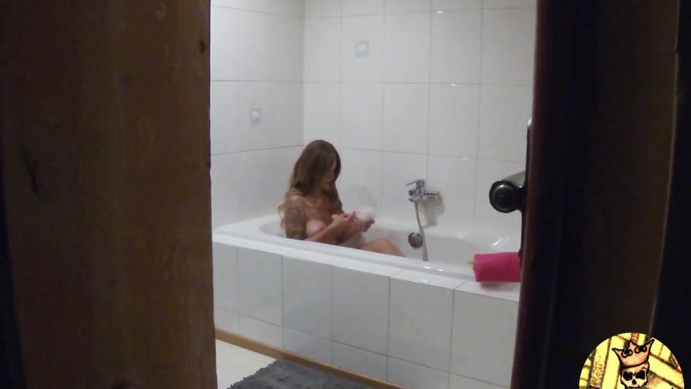 spy cam catch mother in the bathroom