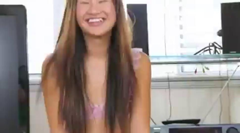 ultra sexy asian testing realy huge toy - video 5