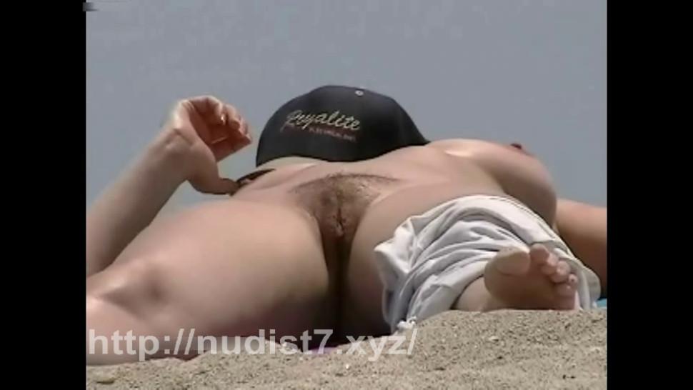 NUDIST VIDEO - Nude Beach Nice Leg Stretch and Spread