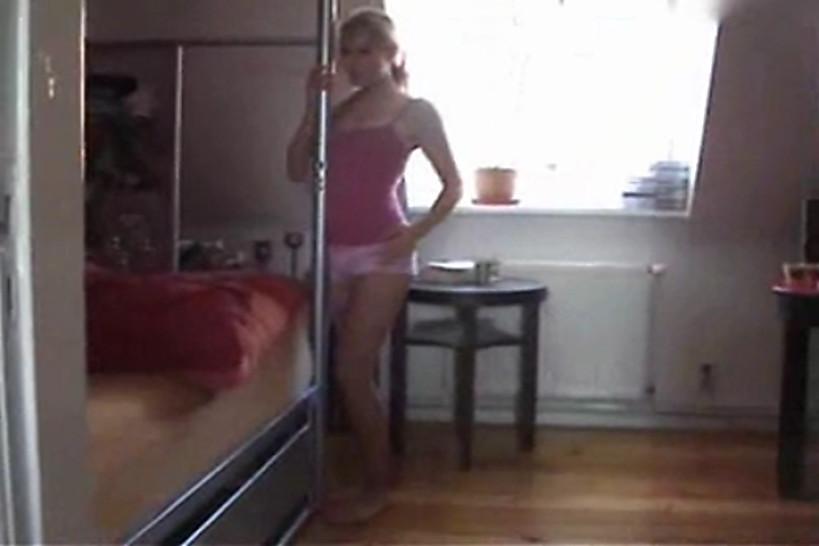 Very Cute Young Girl  Strip and Suck at her Room