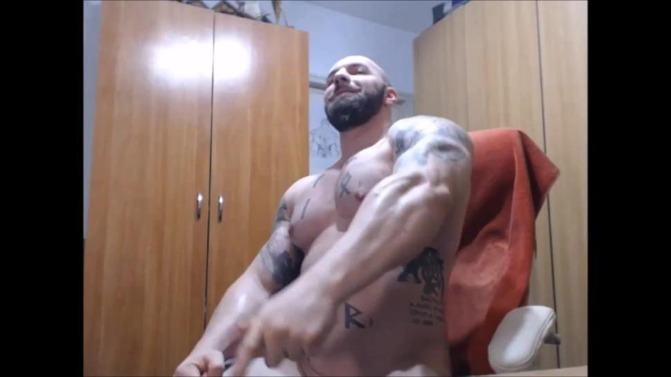 Strong Bodybuilder big cum shot