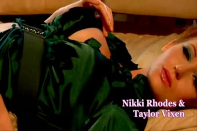Taylor Vixen & Nikki Rhodes Foot Fetish