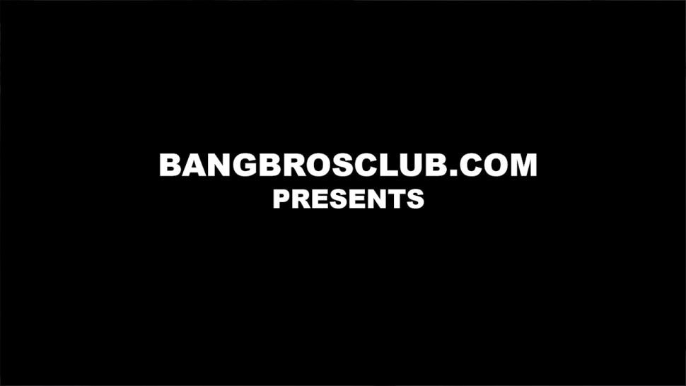 BANG BROS CLUB - Tantalizing Mandy Muse lets black man fuck her ass hole