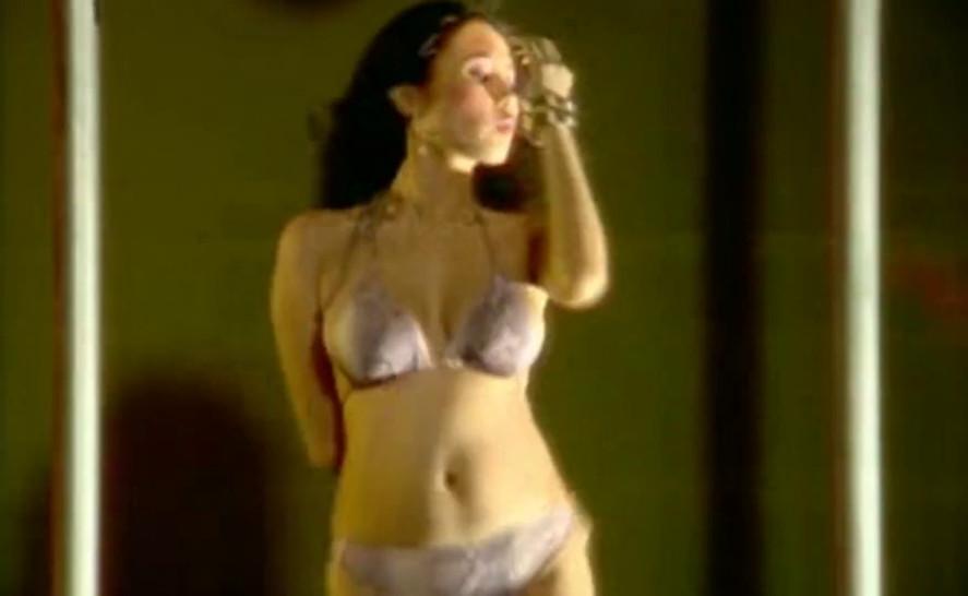 Thai Bar Girl Naked Pole Dance - video 1