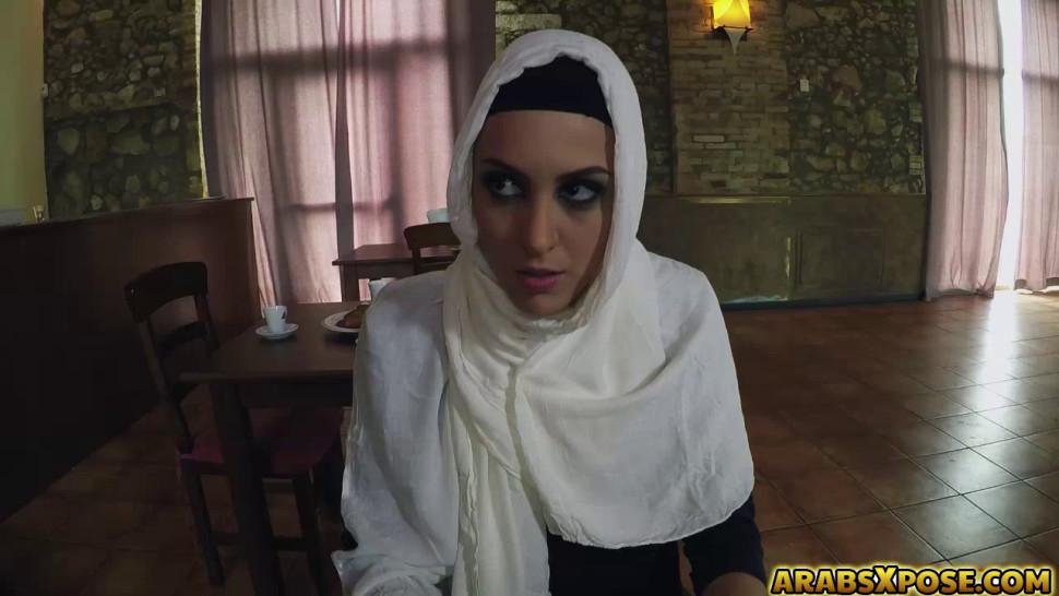 Arab gal gets free food for a steaming blowjob