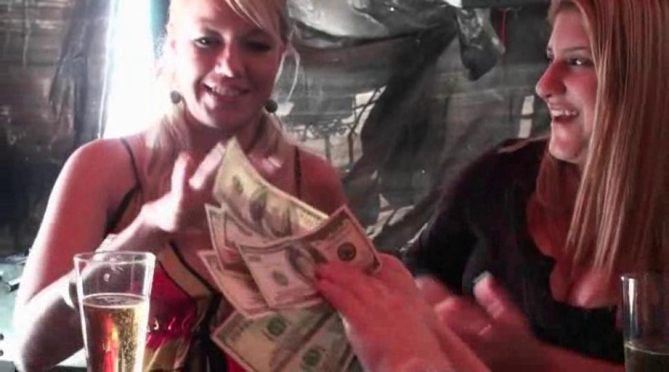 Teen amateur chicks flashing round boobies for money