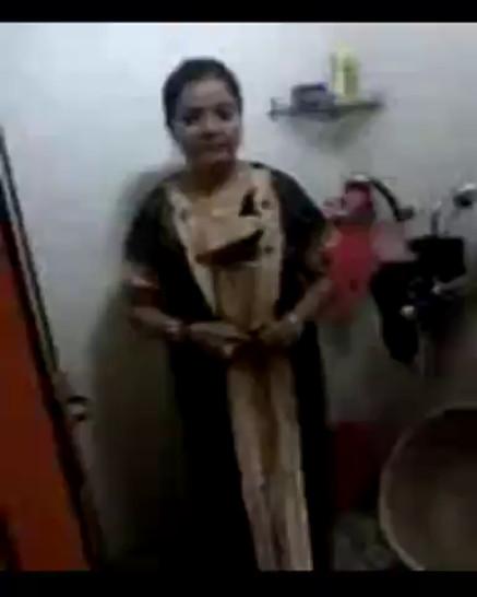Smart Indian Aunty dress Changing
