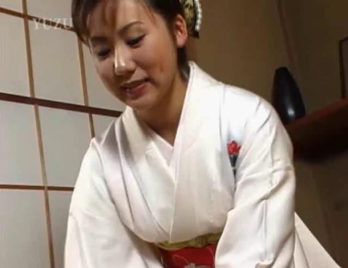 Japanese geisha rubbing cock