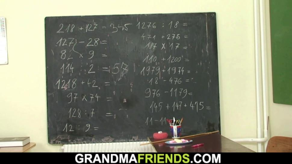 GRANDMA FRIENDS - Very old blonde teacher gets double dicked by young boys
