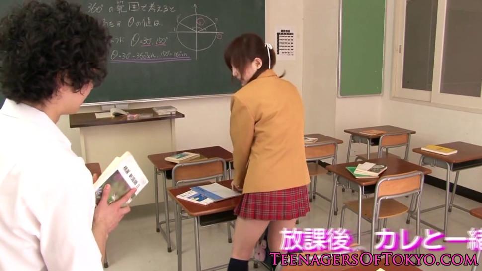 ERITO - Japanese schoolgirl cocksucks before cumshot