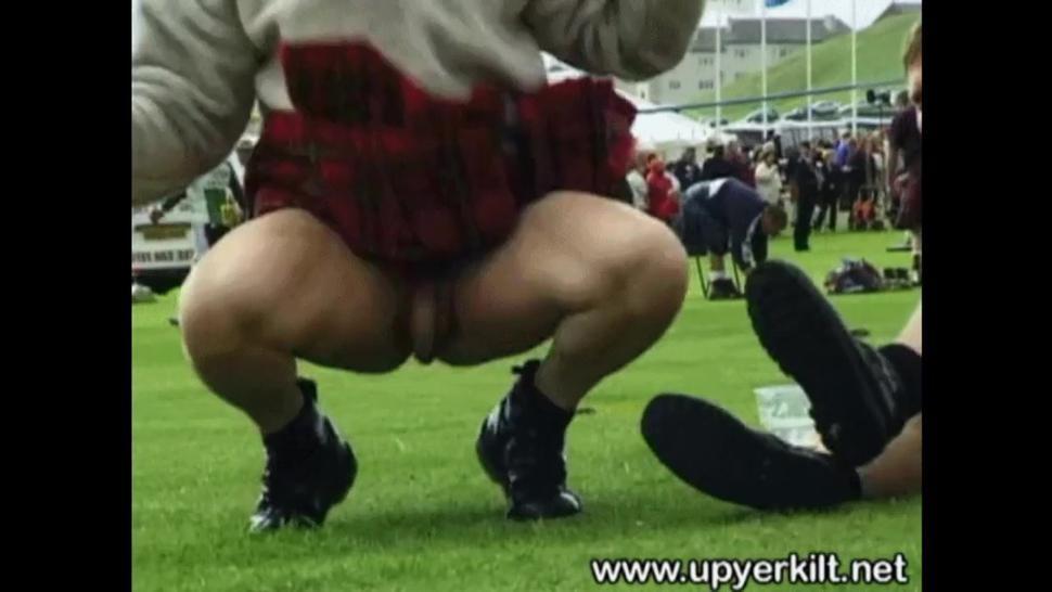 kilt guy showing dick in public crowded park. HOT!