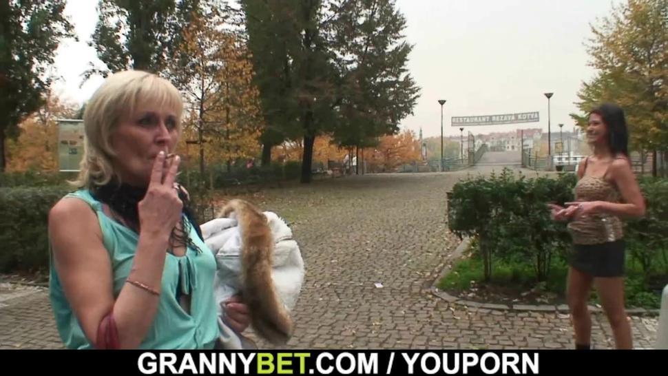 Old granny prostitute picked up for play