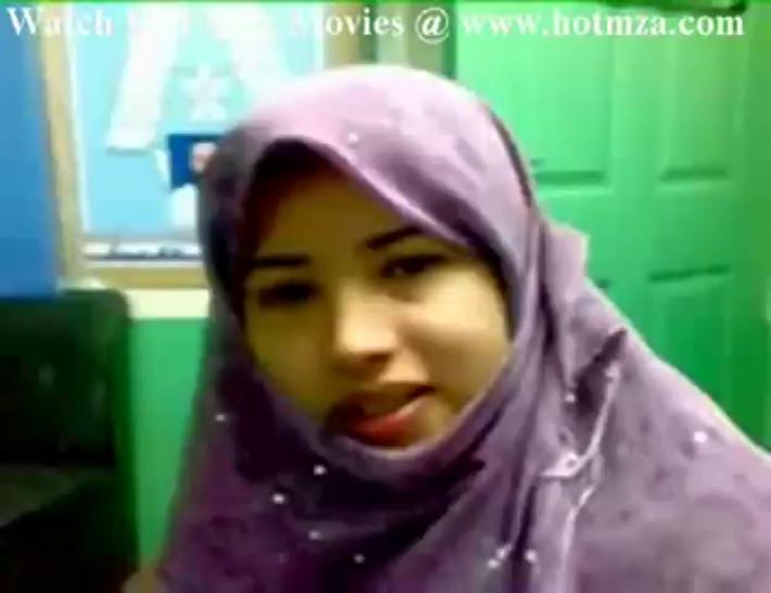 Pakistani Hijab Teen Girl Boobs Show