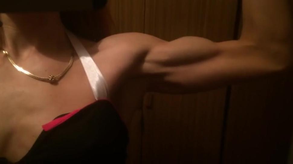 GB lean female biceps peak