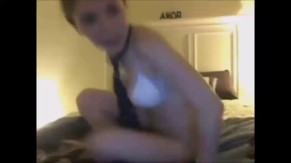 Horny college girl masturbates herself in her room on webcam