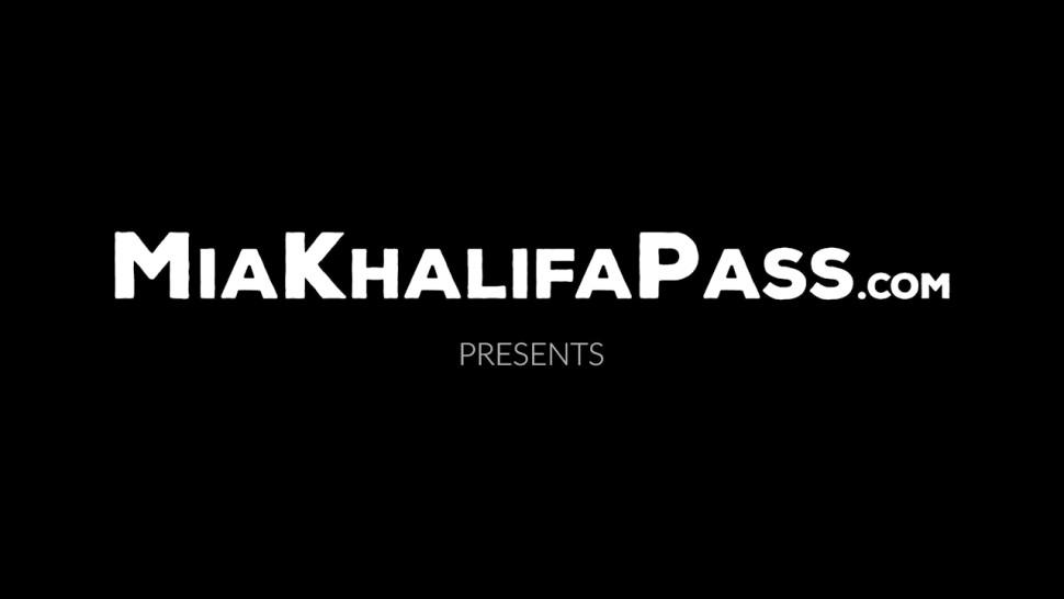 MIA KHALIFA PASS - Mia Khalifa gets double penetration from two huge cocks