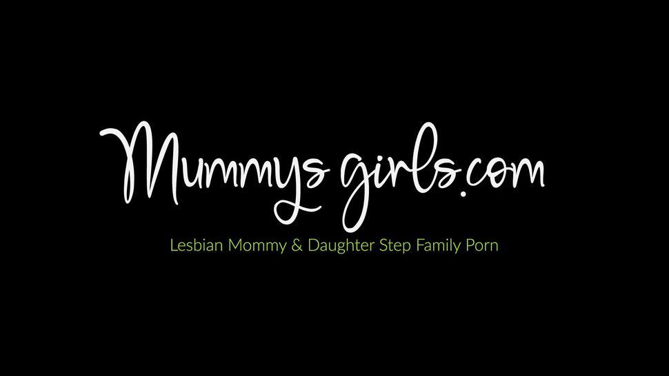 MOMMYS LICK - Blonde big tits stepmom Ryan Kelly fingered by stunning babe