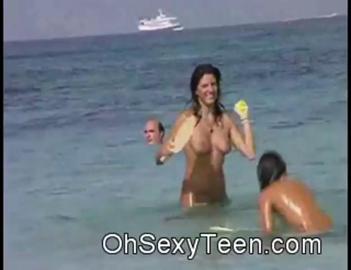 Amateur Teen babes At the Nude Beach Fucking