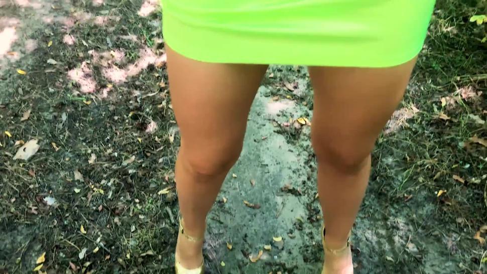 Public Pissing in the Park! Rate my outdoor sweet pussy and pee