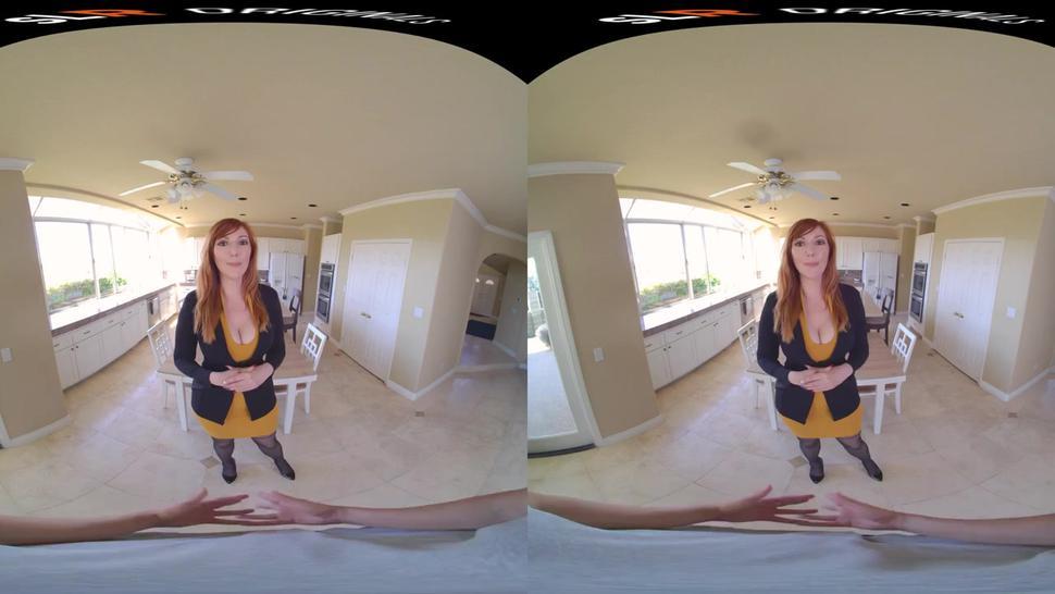 VR milf real estate agent needs to sell