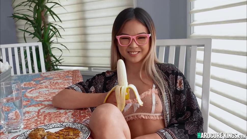 Petite Asian sucks banana and big dick