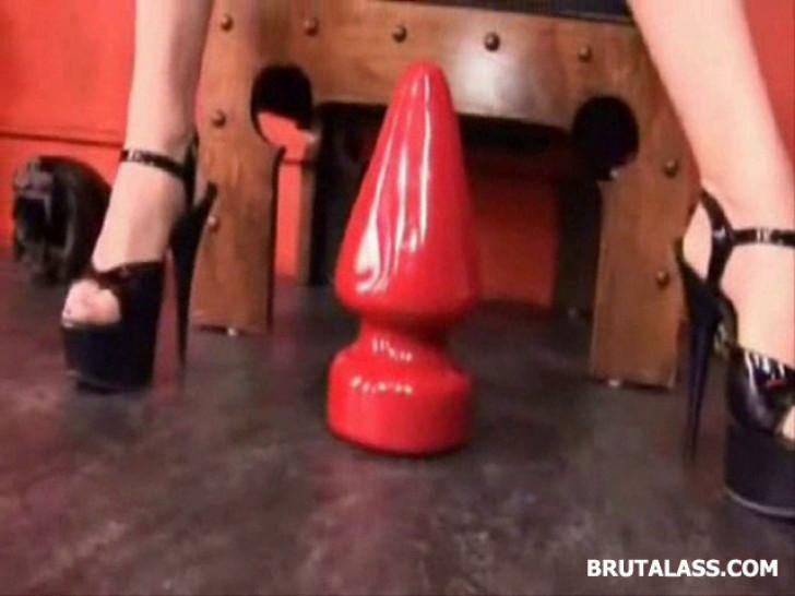 BRUTAL ASS - Kelly Wells fills her ass with huge dildos and butt plugs
