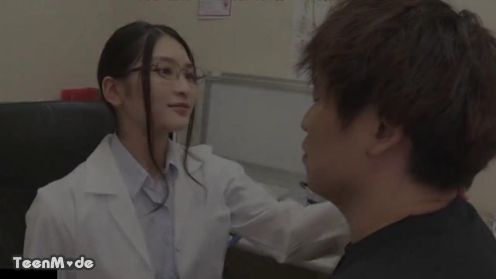 Japanese Cute Doctor Fuck a Patient