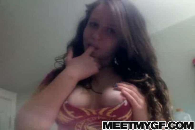 MEETMYGF - Cam; Cute brunette teen strips on webcam