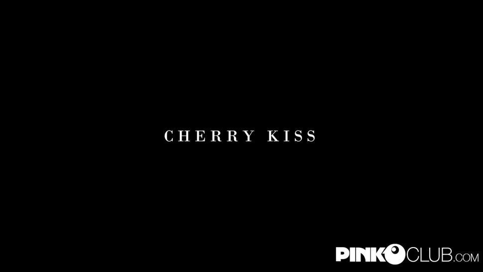 Cherry Kiss ha voglia di sesso anale a Roma