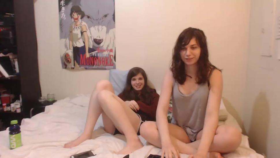 Two teen shemales screw each other on webcam