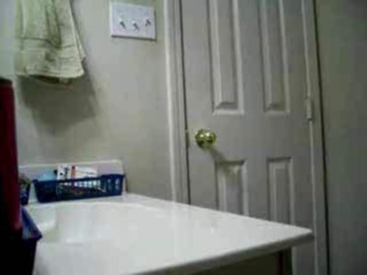 Must see what NOT my sister do in bath room Hidden cam - video 1