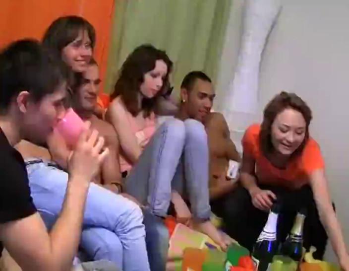Drunk coeds film their orgy at party