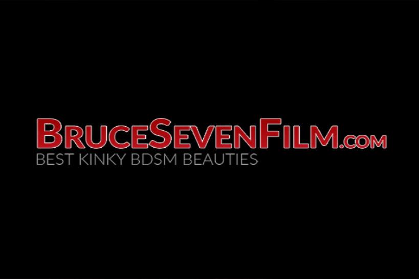 BRUCE SEVEN FILMS - Group loving dyke pussy toyed while dildoed in the ass